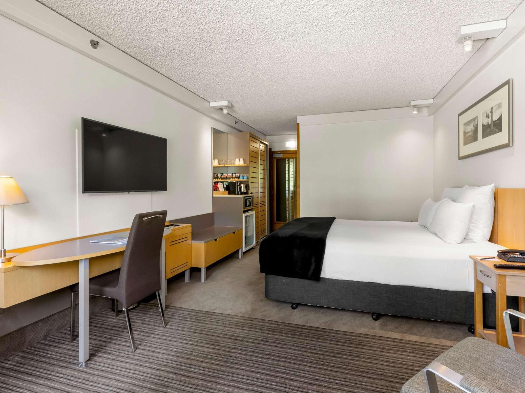 Novotel Queenstown Lakeside Exterior foto