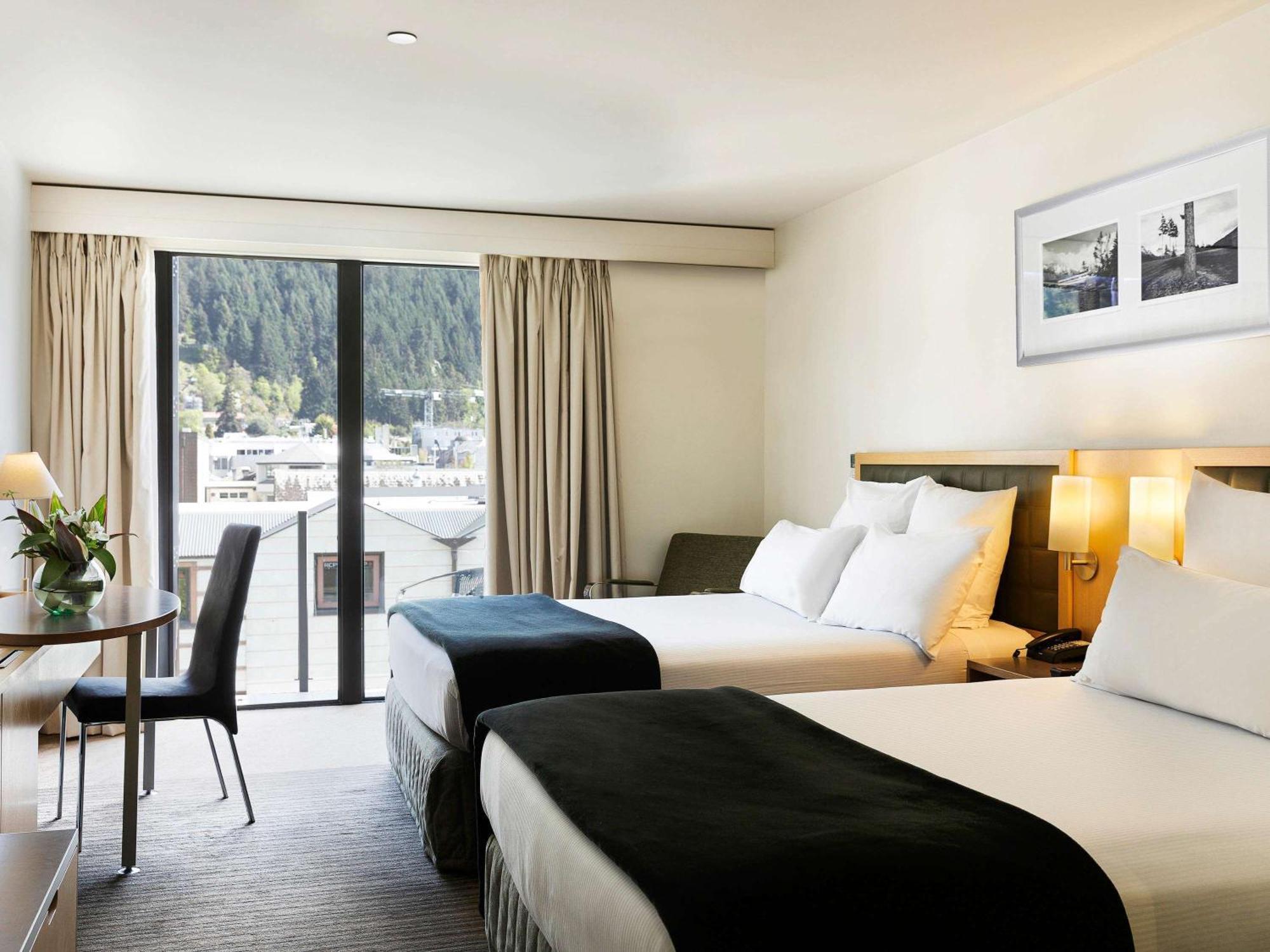 Novotel Queenstown Lakeside Exterior foto