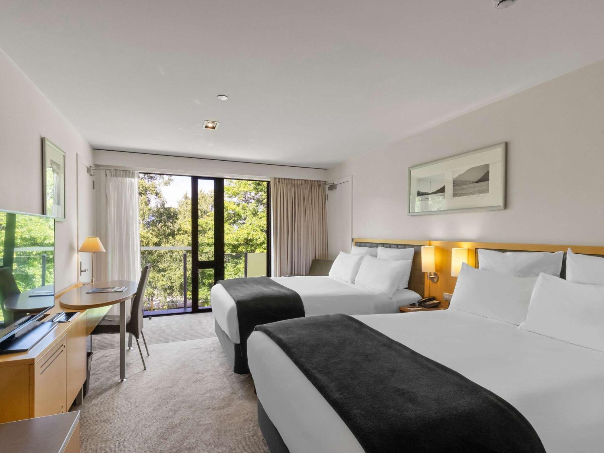 Novotel Queenstown Lakeside Exterior foto