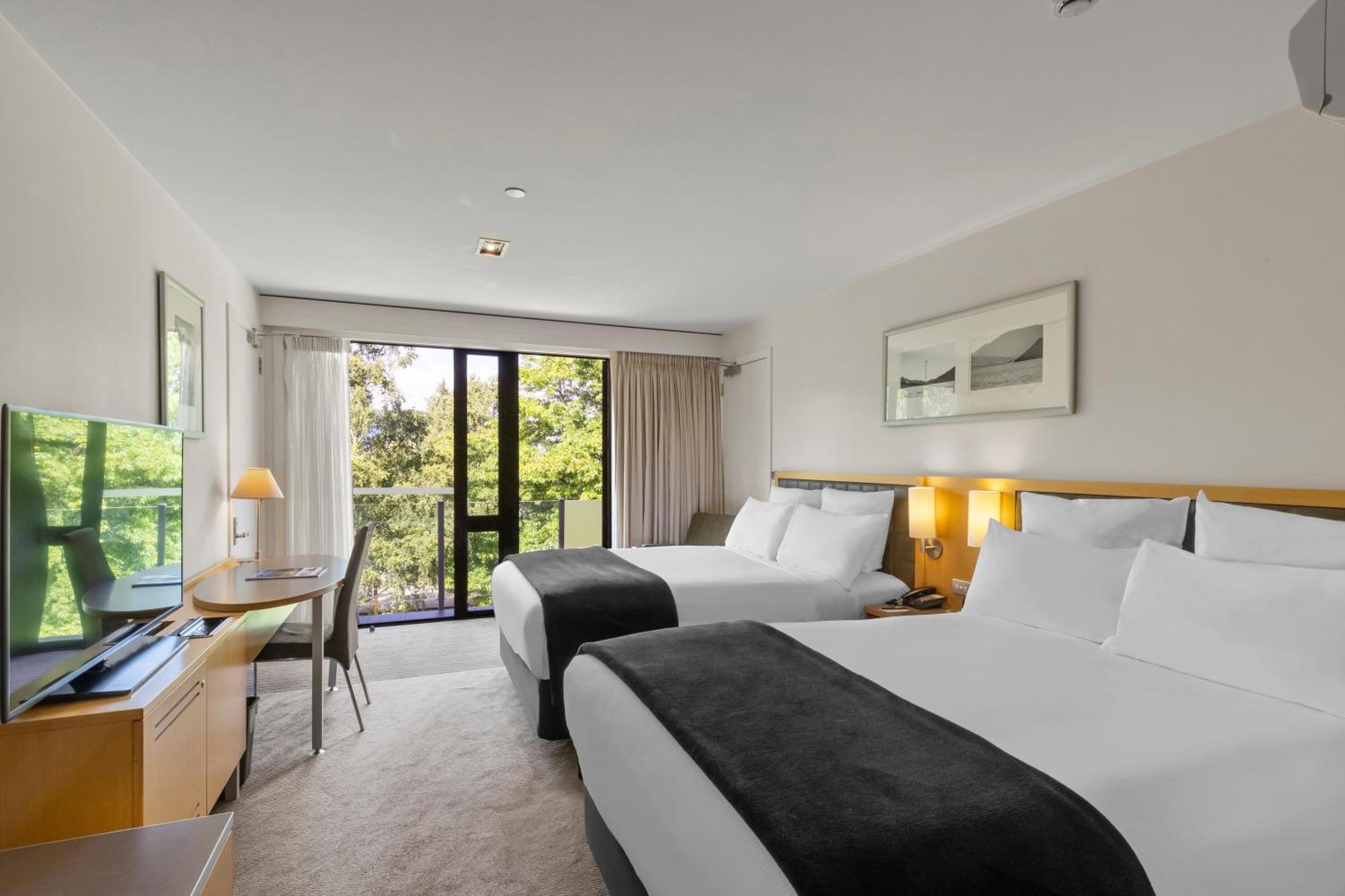 Novotel Queenstown Lakeside Exterior foto